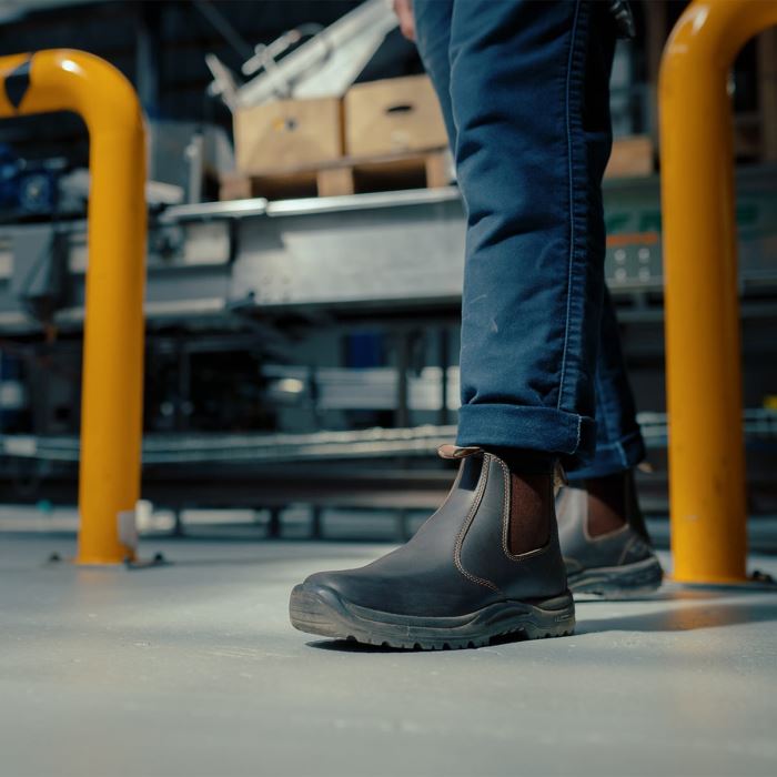 Work Series Chelsea Blundstone Boots Stout Brown